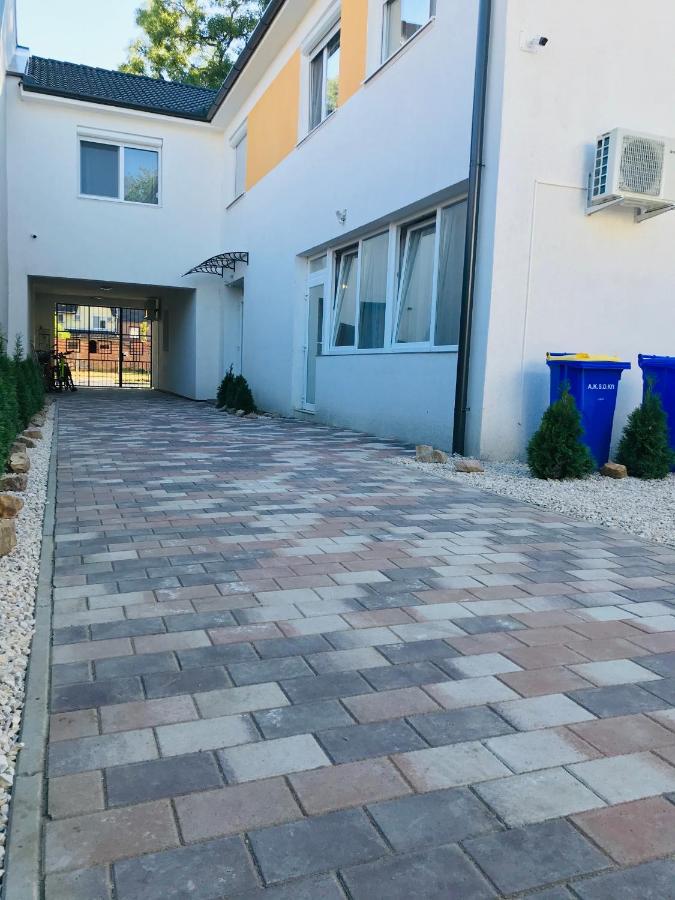 Mira Apartman Debrecen Eksteriør bilde