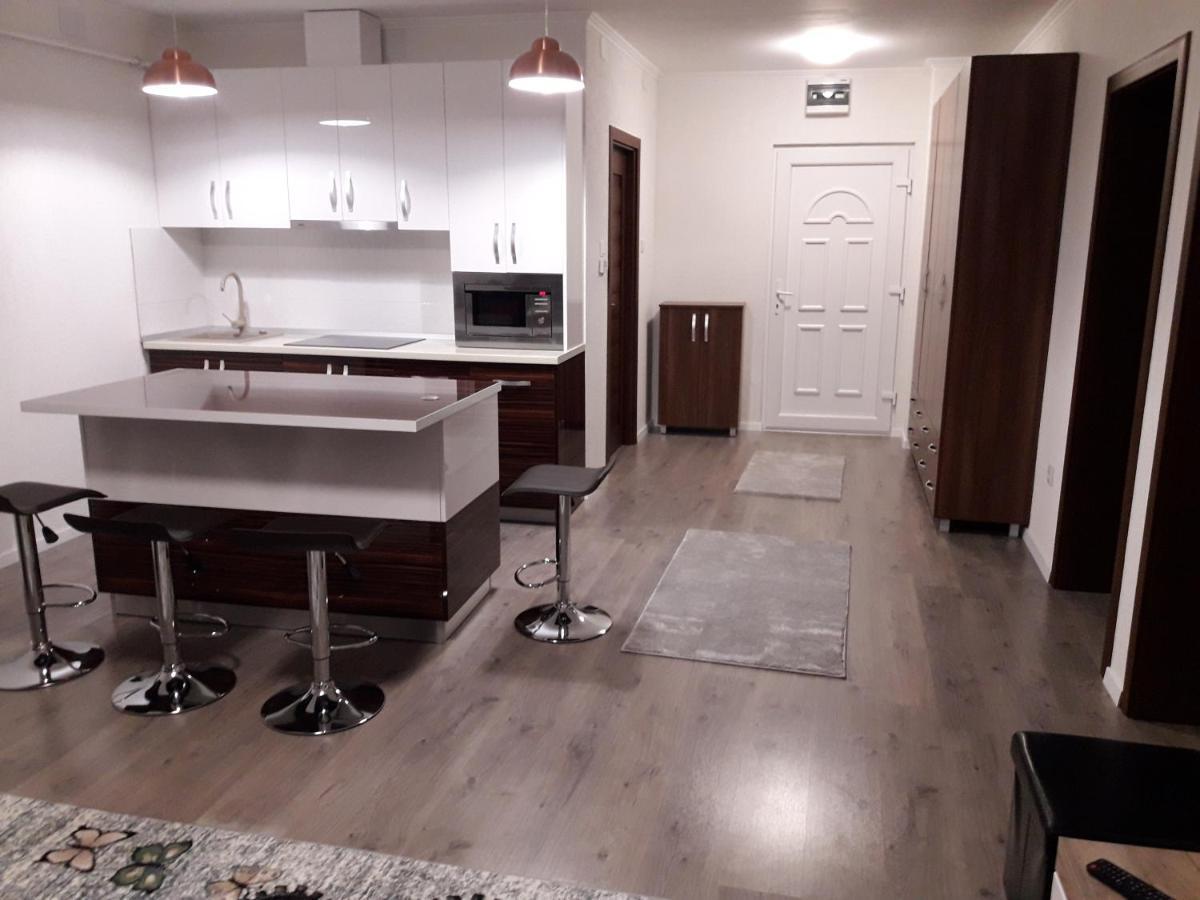 Mira Apartman Debrecen Eksteriør bilde
